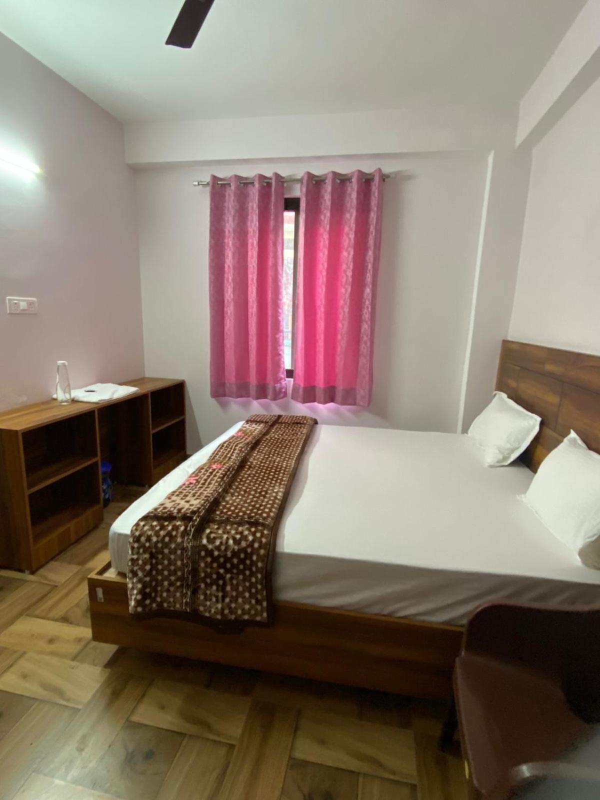 Crescent Moon Homestay Rishīkesh 외부 사진