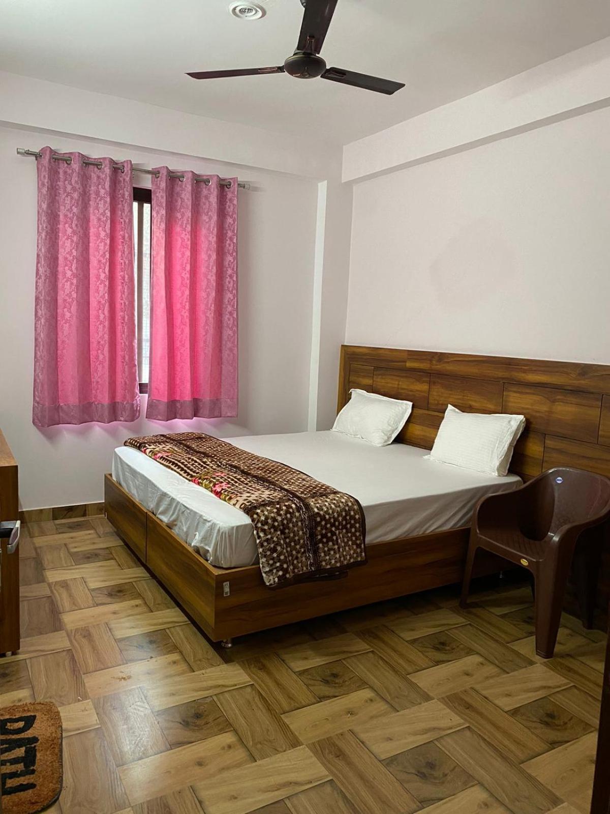 Crescent Moon Homestay Rishīkesh 외부 사진